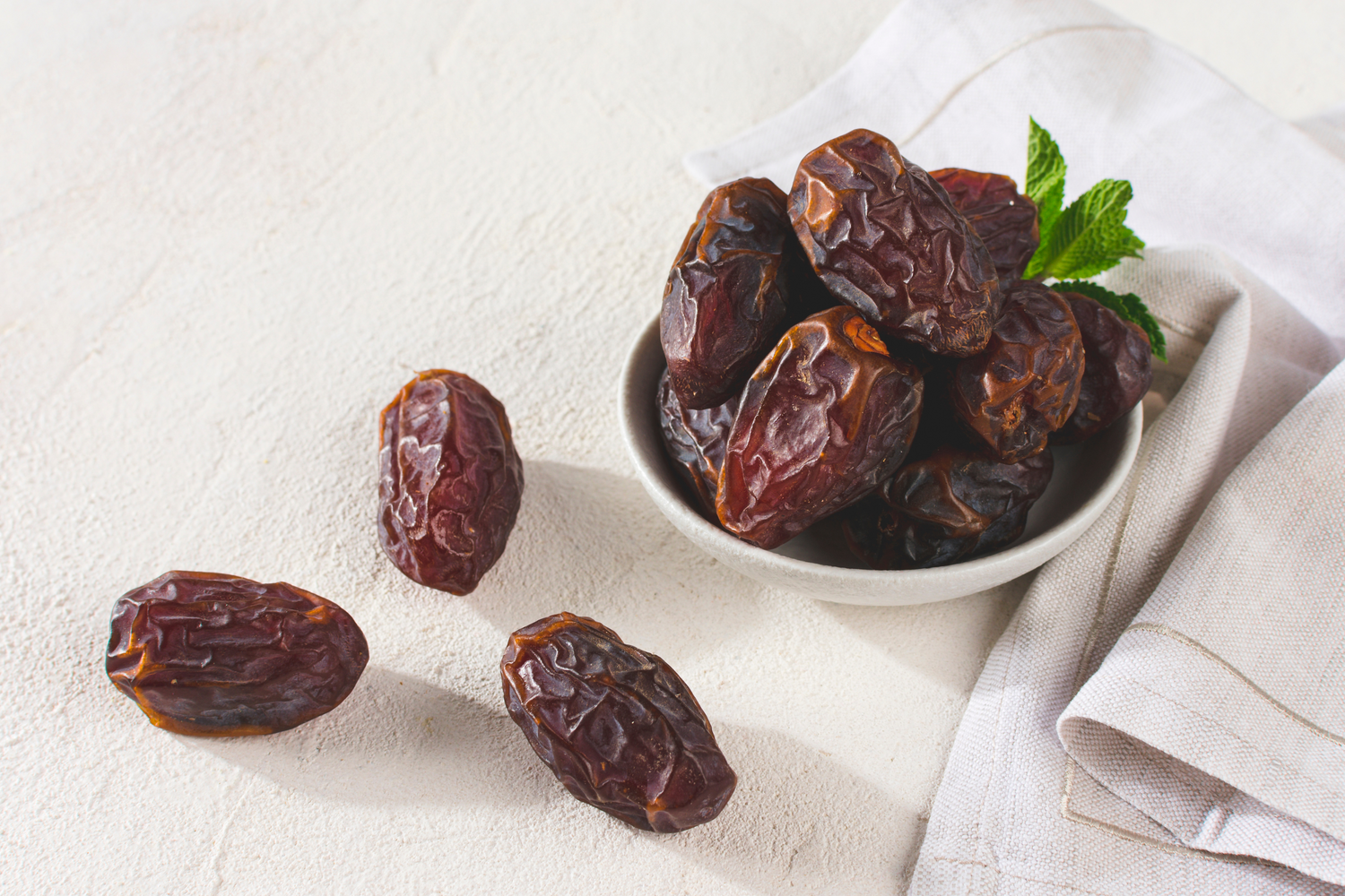 Azka Dates